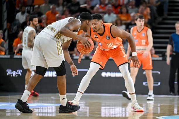 场上还将迎 场上还将迎