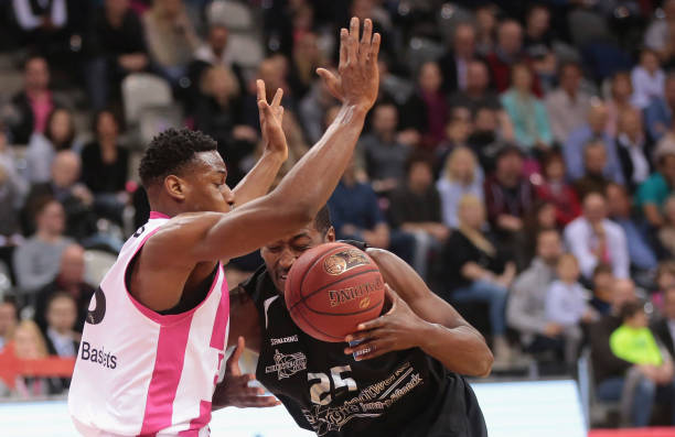 [综合]坚持热爱 延续“峭壁上的芭蕾”传奇.