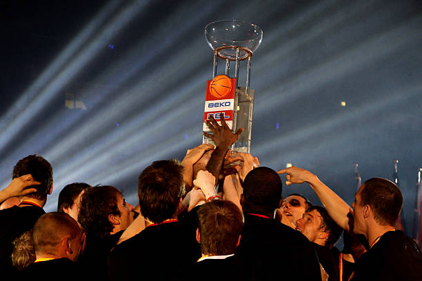 夺冠大热GenG太不尊重对手！G2强势碾压拿首胜